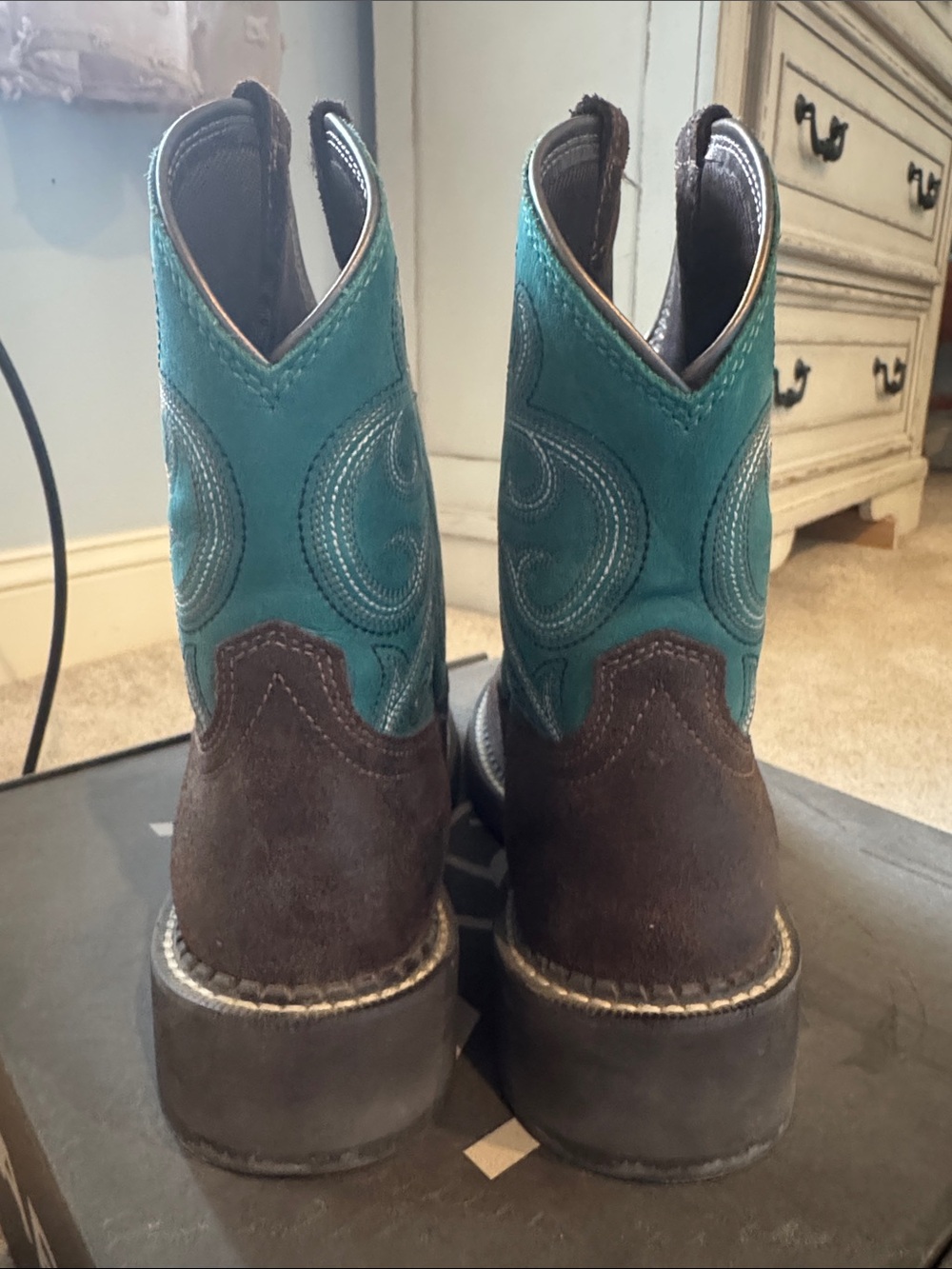 Ariat Brown and Teal Women’s 8.5 Western Boots - Picture 3 of 6